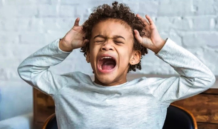 Anak tantrum perlu diberi treatmet khusus agar mampu mengendalikan emosinya. (Foto Jawa Pos)