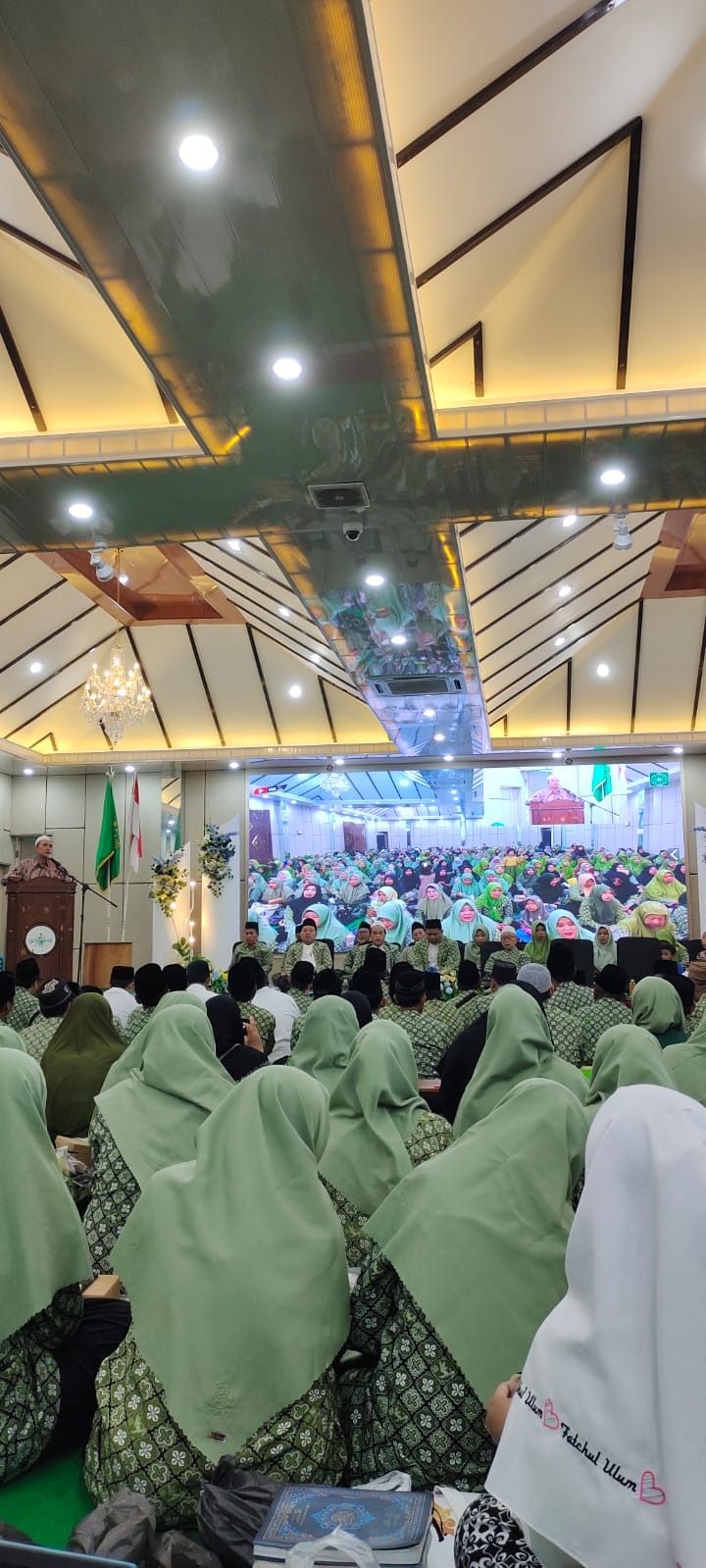 ENERGI POSITIF: Para ustaz dan ustazah Yanbua se-Mojokerto ngaji bareng dalam kegiatan Majelis Idaratol Qur