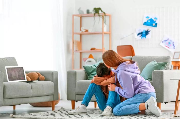 MENDIDIK: Mendidik anak sangat dibutuhkan untuk membentuk perilaku anak. Anak anak perlu didorong serta diawasi agar dapat melawan Tindakan perundungan. (foto dok. Jawa Pos)