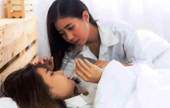 DEMAM: Gerusan buah duku dipercaya mampu menurunkan suhu tubuh. (foto. dok: Jawa Pos)