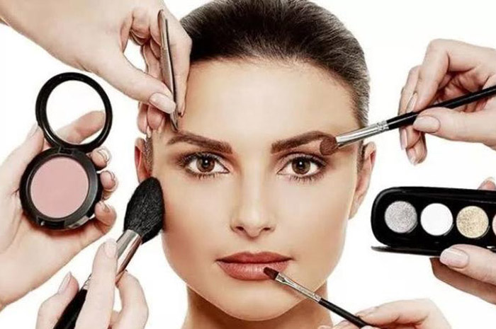 PREPARATION: Selalu gunakan sunscreen dan rangkaian skin prep untuk menjaga make up tidak luntur.