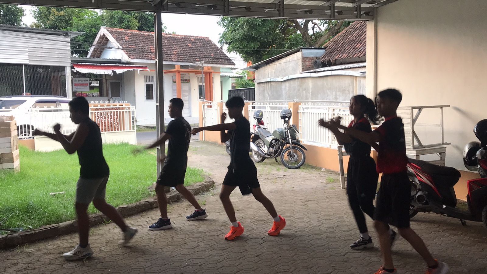 PEMBINAAN: Sekretariat Kickboxing Kota Mojokerto di Jalan KH Mansyur Nomor 36 yang rencananya menjadi tempat latihan bersama dengan atlet tinju amatir.