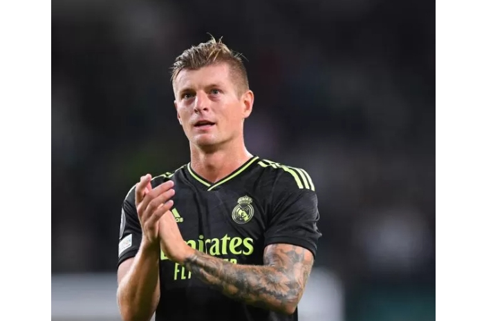 APRESIASI: Toni Kroos resmi putuskan pensiun setelah satu dekade bersama Real Madrid. (dok. Jawa Pos)