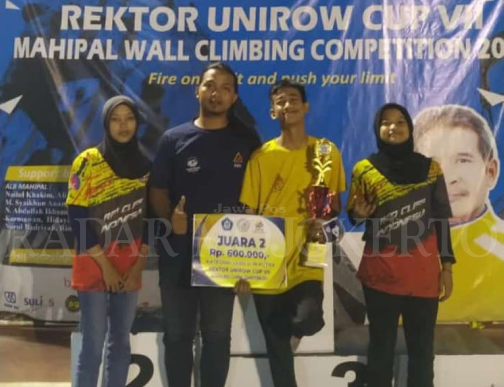 HASIL MANIS: Kontingen panjat tebing dari RCI Kota Mojokerto di ajang Rektor Unirow Cup VII, Tuban.