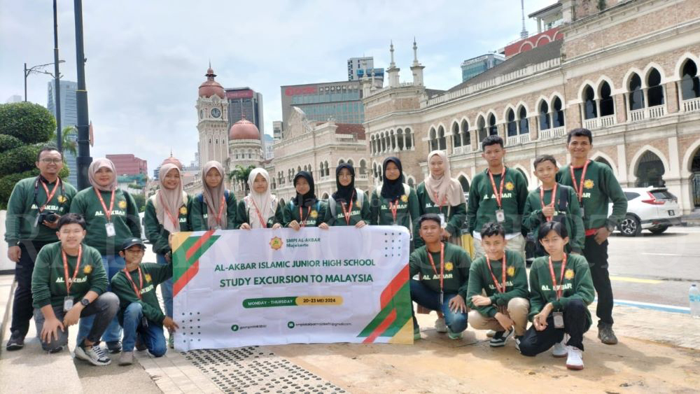 TAMBAH PENGALAMAN: Beberapa destinasi terkenal di Malaysia juga menjadi jujukan siswa SMP Islam Al-Akbar selama menjalani study excursion.
