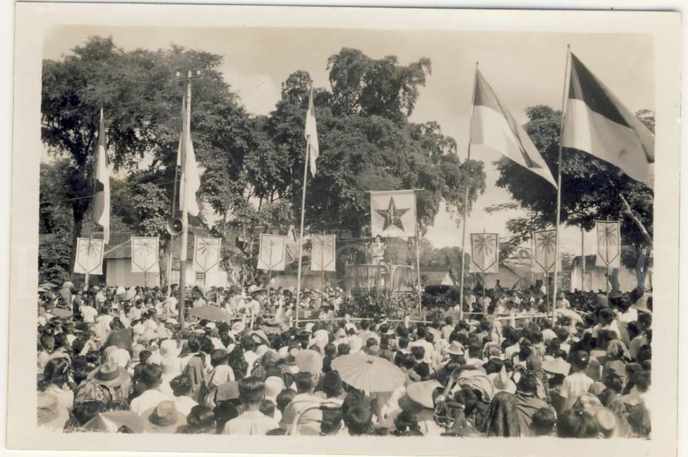 POLITIK: Partai Rakyat Indonesia (PRI) pimpinan Bung Tomo saat berkampanye di Alun-Alun Nganjuk mengadapi Pemilu 1955.