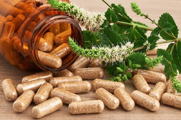 LEGAL: Obat herbal yang telah memiliki izin dan terverifikasi BPOM RI dapat dipercaya keamanannya. (foto: Jawa Pos)