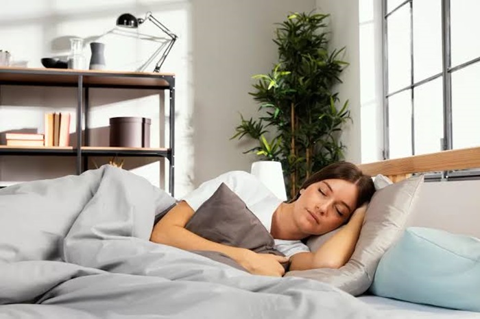 TIDUR : Bagi banyak orang dewasa, tidur siang dapat membantu menjaga kewaspadaan atau mengatasi kelelahan disiang hari. (foto: Jawa Pos)