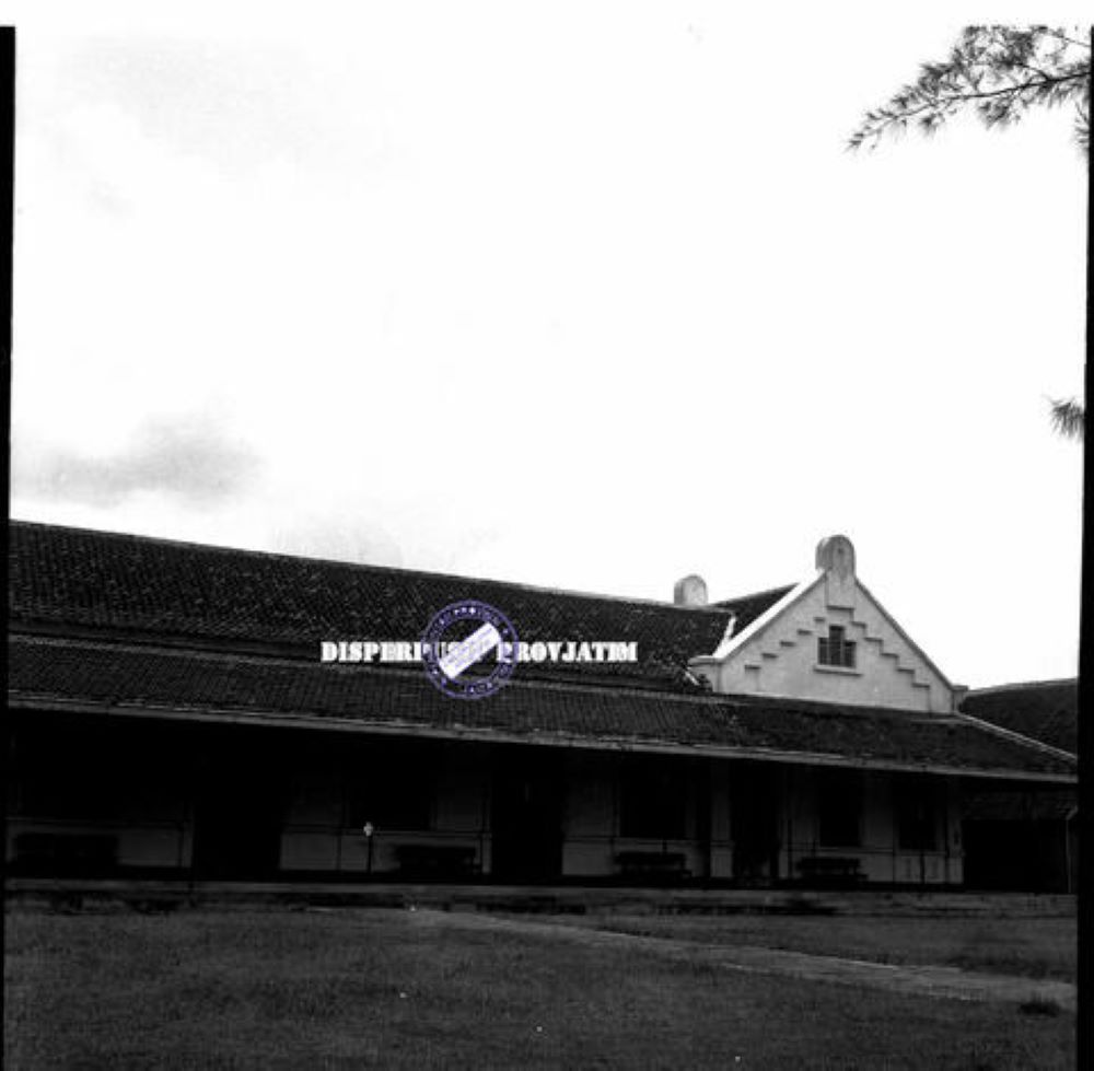 TERJAGA: Foto tampak depan sekolah Bung Karno di Europeesche Lagere School (ELS) saat didokumentasikan tahun 1964.
