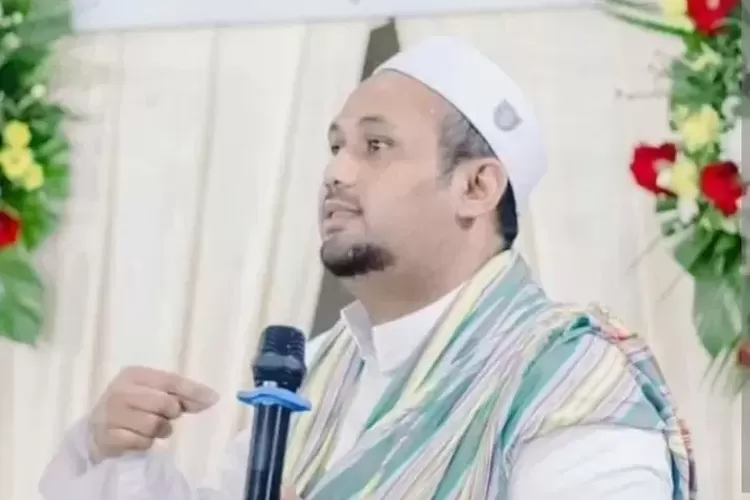 Seorang ulama besar, Habib Jafar Shodiq meninggal dunia usai terlibat kecelakaan di ruas tol Solo-Ngawi.