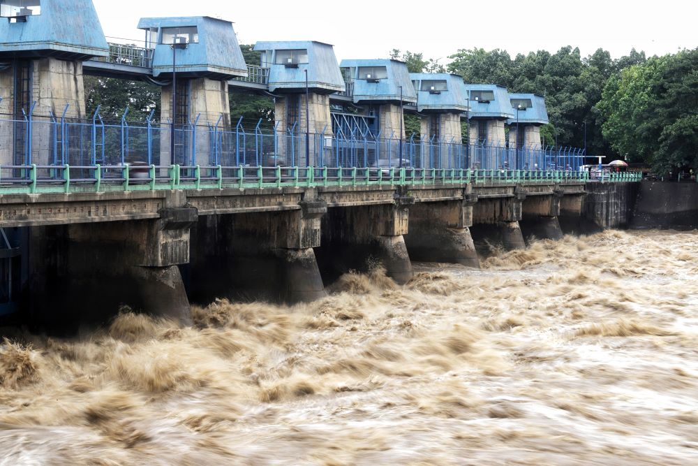 PINTU AIR: Dam Rolak Songo yang menjadi bendungan baru pengendali air di Sungai Brantas setelah stuwdam Lengkong dibongkar total di masa kemerdekaan RI.