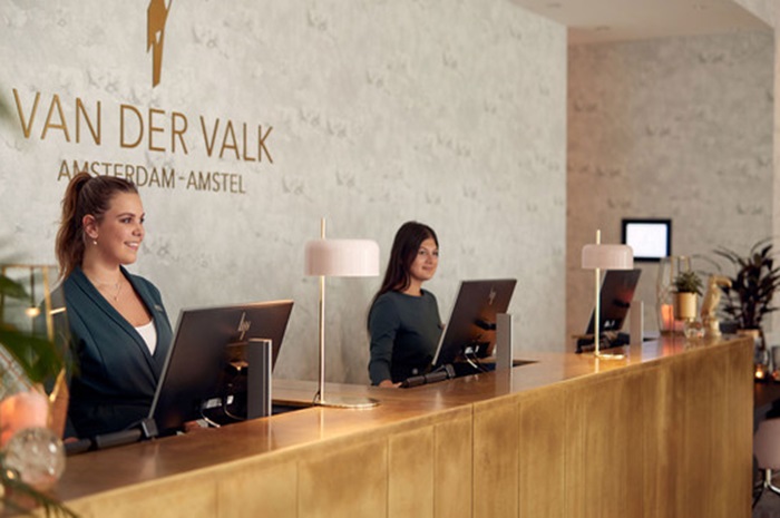 Hotel Van der Valk, Amsterdam ini menjadi saksi bisu hubungan badan Ketua KPU RI Hasyim Asy
