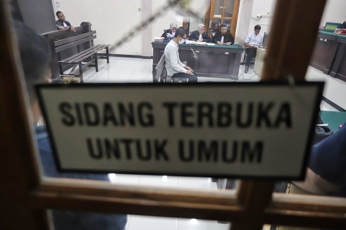 BERULANGKALI: Yoga Hardianto terbukti melakukan pencabulan terhadap siswi SMA berulangkali.