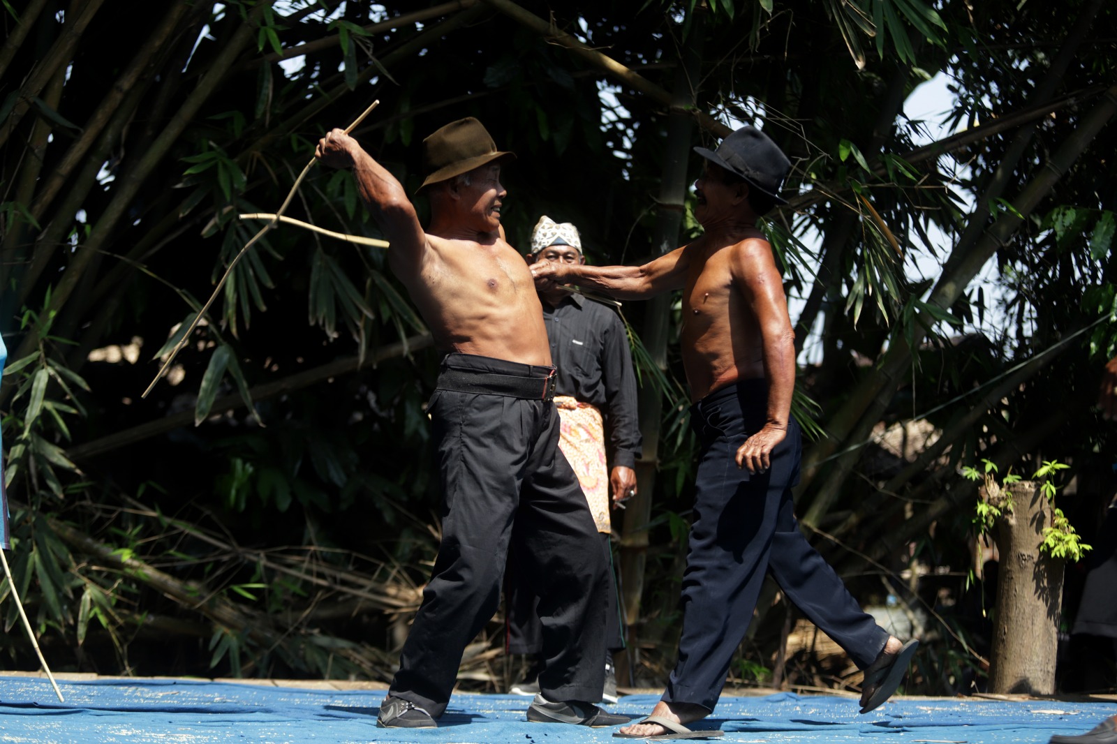 WARISAN LELUHUR: Kesenian ujung menjadi salah satu budaya yang melekat di tengah masyarakat Desa Salen, Kecamatan Bangsal.