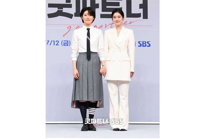 KOLABORASI: Jang Nara melakukan kolaborasi dengan Nam Ji Hyun pertama kalinya di film Good Partner.