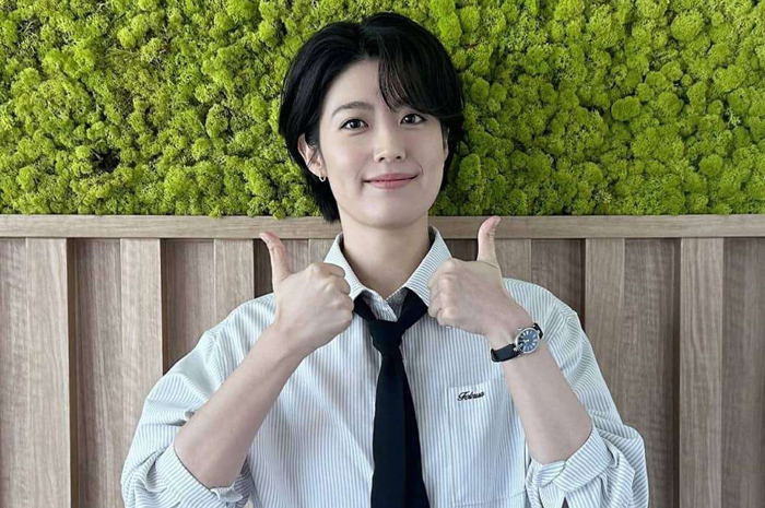 Nam Ji Hyun berperan sebagai Han Yu Ri