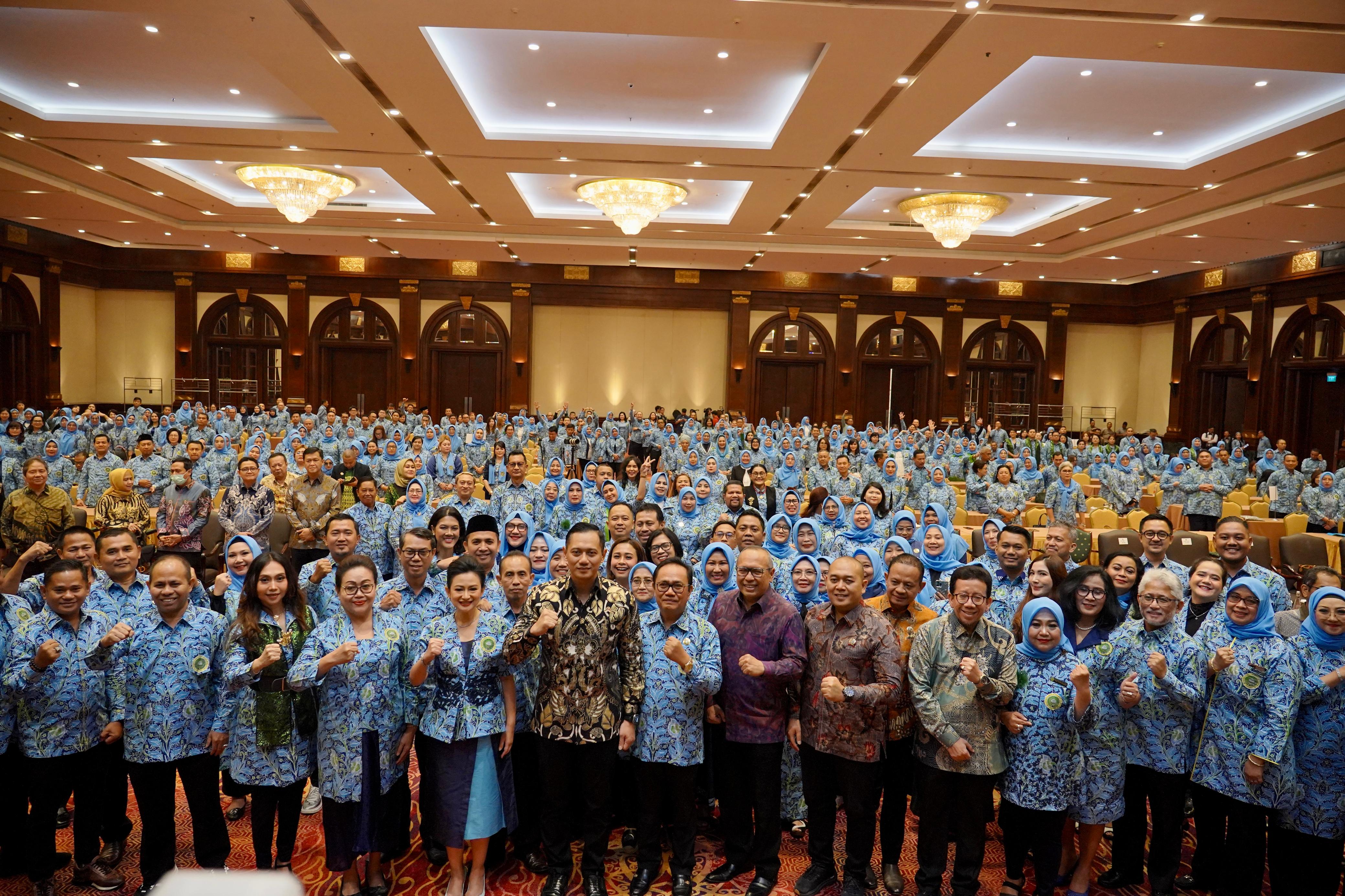 PERTANAHAN: Menteri Agraria dan Tata Ruang/Kepala Badan Pertanahan Nasional (ATR/BPN), Agus Harimurti Yudhoyono (AHY) mengukuhkan 667 orang sebagai Pengurus Pusat Ikatan Pejabat Pembuat Akta Tanah