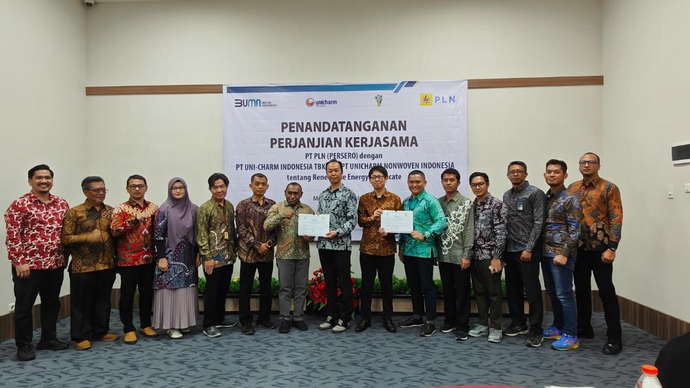 KONTRIBUSI: PT PLN UP3 Mojokerto bersinergi dengan PT Unicharm Indonesia Tbk dan PT Unicharm Nonwoven Indonesia dalam menjalankan program energi bersih.