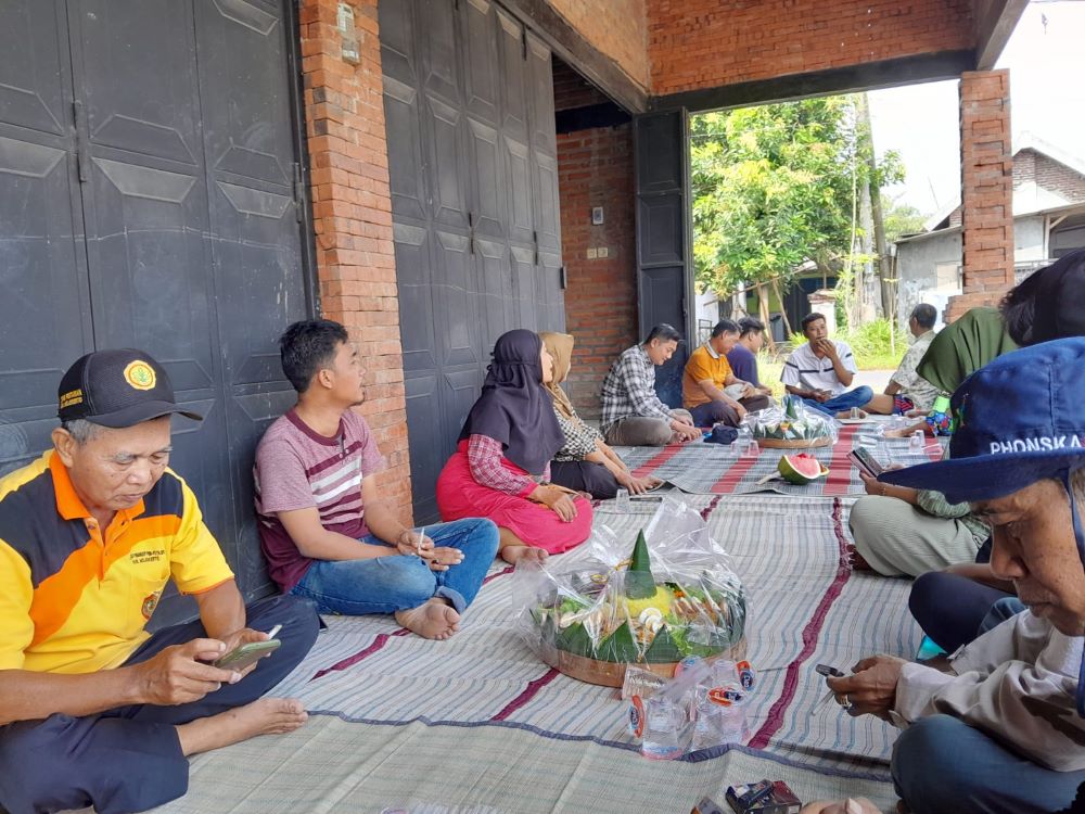 TEROBOSAN BARU: Pemerintah Desa Ketemasdungus meresmikan bangunan ruko sebagai pusat kuliner dan hiburan keluarga.