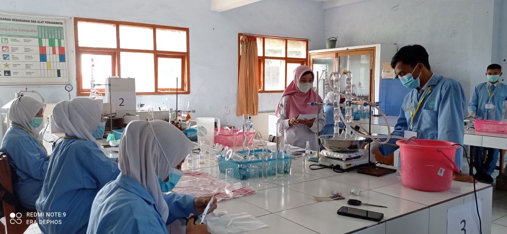 UNGGULAN: Program tentang praktik kerja lapangan SMK Negeri 1 Mojoanyar.