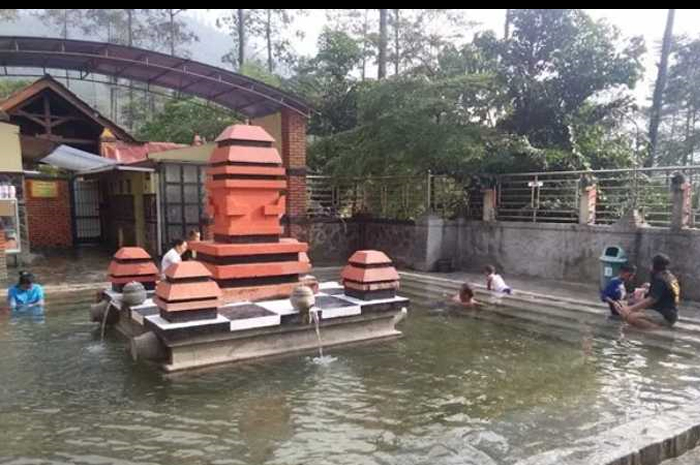 5 Rekomendasi Wisata Air Panas di Mojokerto, Cocok untuk Healing