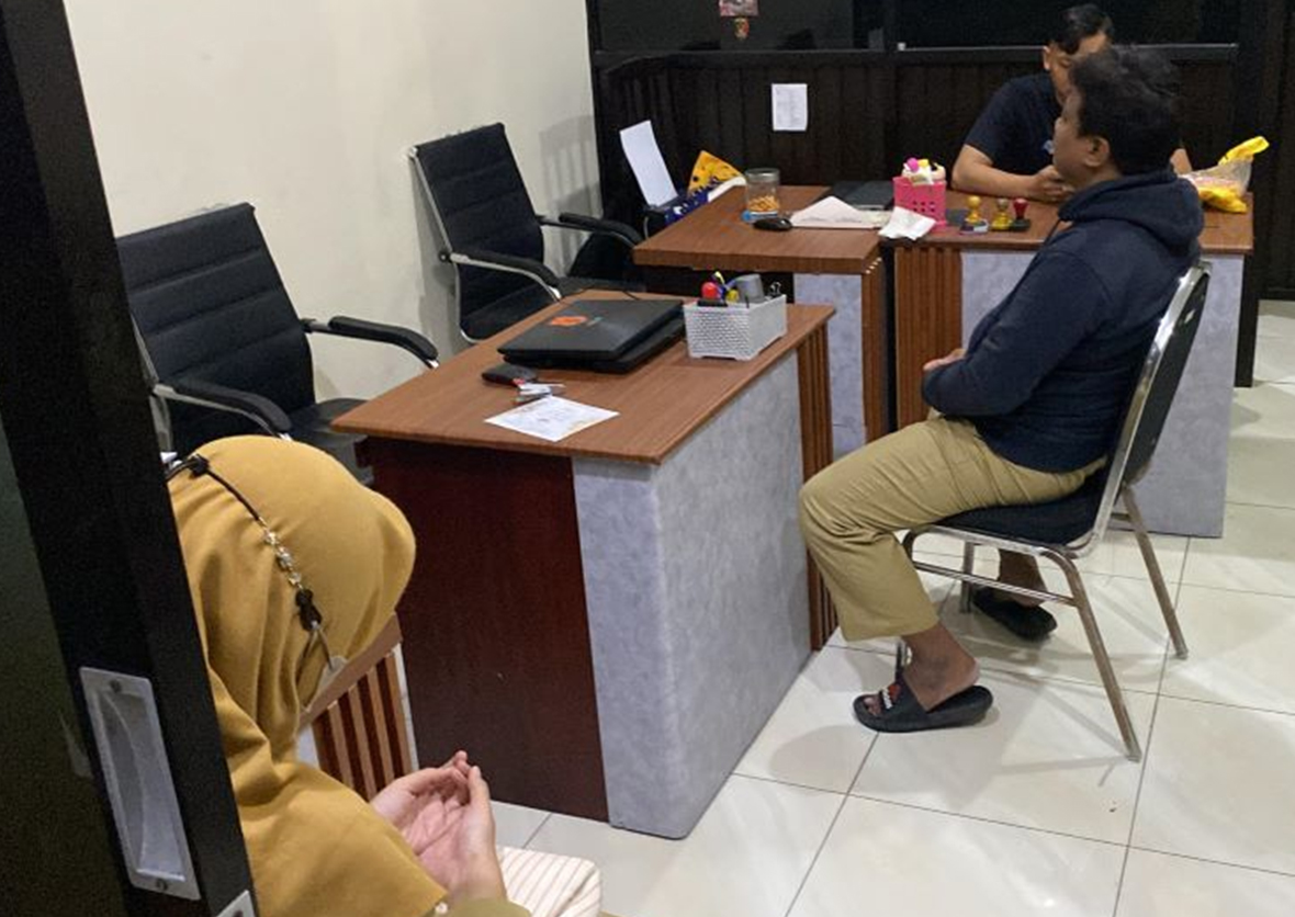 Kedua Anak Ikut Suami, PNS yang Digerebek Suaminya saat Selingkuh Pulang ke Rumah Ortunya