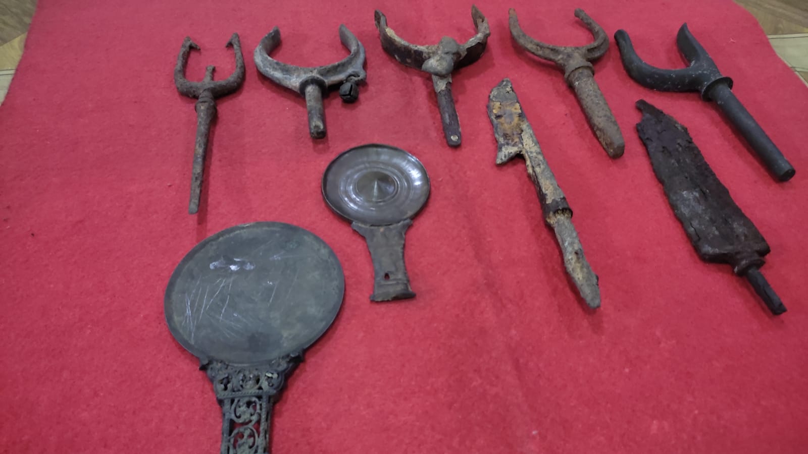 KUNO: Sejumlah bentuk keris era Majapahit dan Mataram koleksi Gunawan Wijoyo di Galeri Nogo Wiru, Kota Mojokerto.