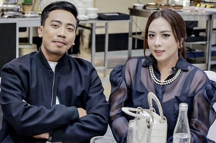 Maharani Kemala dan suami. (Foto: Instagram @maharanikemala)