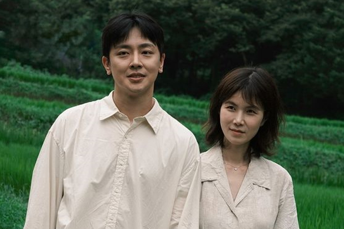 Artis Korea Gong Min Jung dan Jang Jae Ho akan segera menikah. Hubungan keduanya kian erat saat syuting bersama Marry My Husband