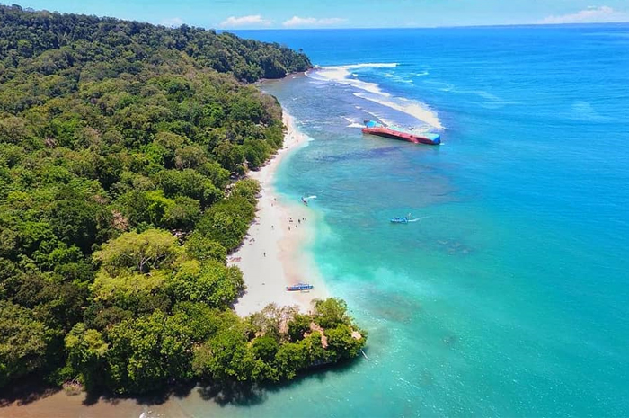 Gelombang di laut Pangandaran, Jawa Barat mencapai 4 meter. (pemkab Pangandaran)