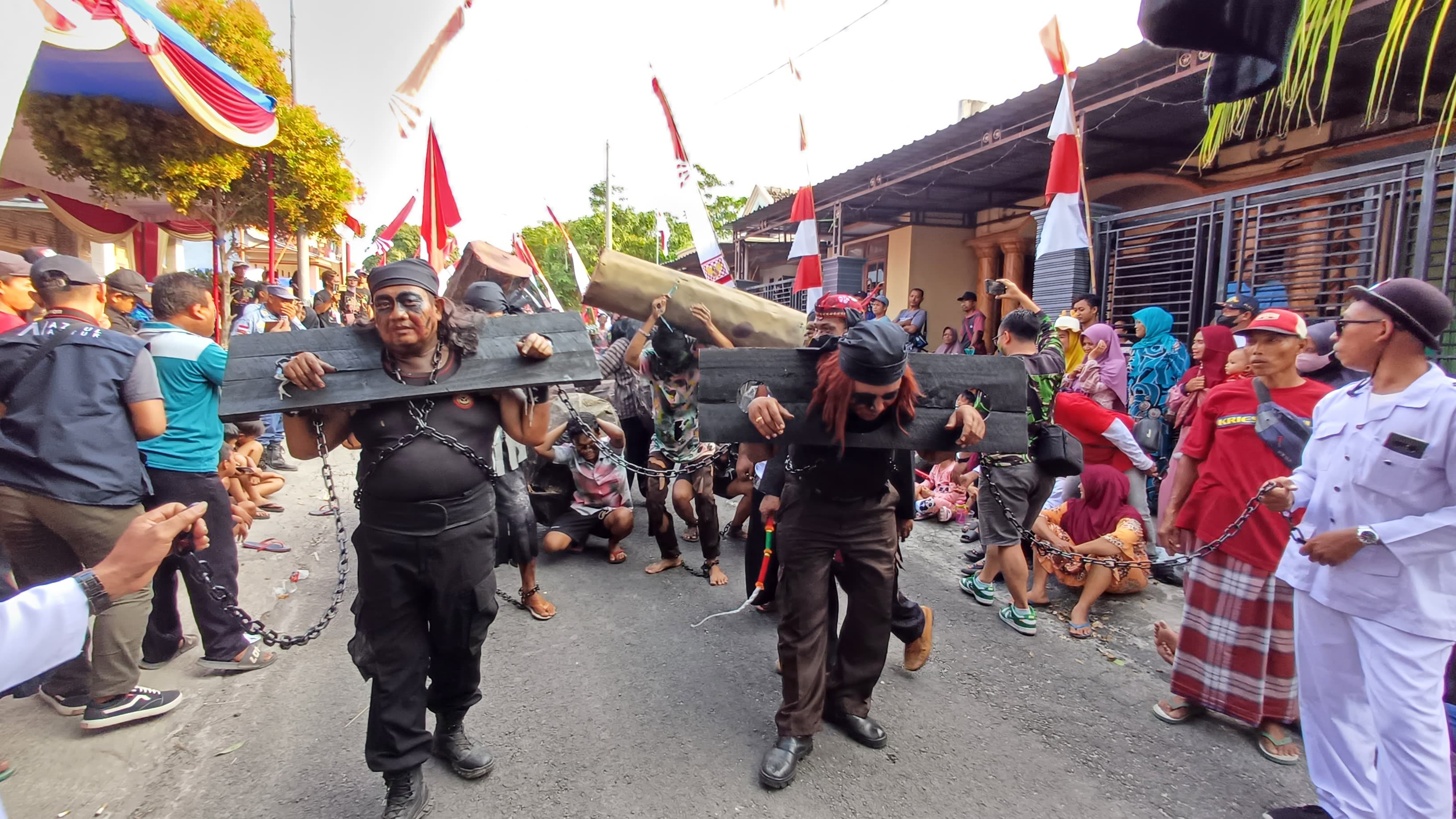 TEATRIKAL: Salah satu tema penjajahan yang dihadirkan Dusun Kebonsari