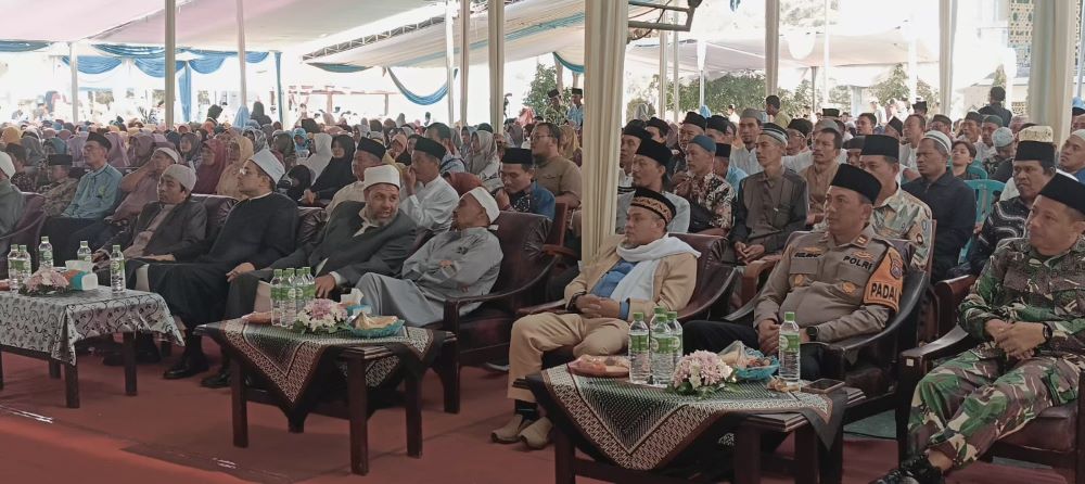 SILATURAHMI : Silaturahmi Nasional (Silatnas) Ke-XI dan Tablig Akbar, yang digelar Ponpes Islamic Center eLKISI, Kecamatan Pungging, Kabupaten Mojokerto, Minggu (25/8).