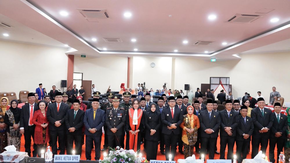 SINERGIS: Anggota DPRD Kota Mojokerto periode 2024-2029 berfoto bersama dengan dan jajaran Forkopimda Kota Mojokerto.