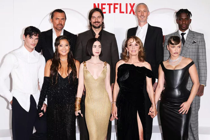 Emily in Paris akan Kembali dengan season 5.
