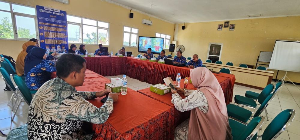 KOLABORASI: Perwakilan humas SMK PK Mojokerto Raya dan Cabdindik Provinsi Jatim Wilayah Kabupaten-Kota Mojokerto menggelar rapat koordinasi lanjutan di SMKN 1 Kemlagi, kemarin (17/9).