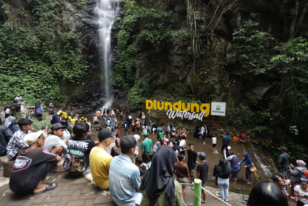 PERLU DIEKSPLOR: Air terjun Dlundung, Trawas menjadi salah satu obyek wisata alam unggulan yang dimiliki Kabupaten Mojokerto.