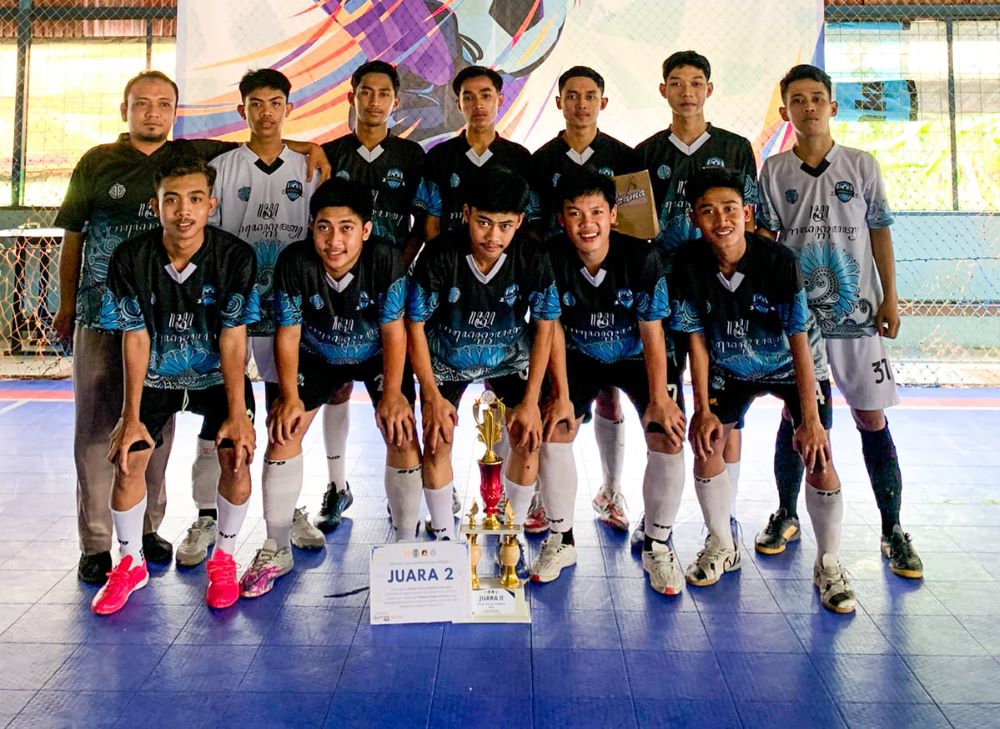 PENGHARGAAN: Siswa SMK Raden Rahmat Mojosari berhasil menorehkan sejumlah prestasi yang diraih di ajang lomba akademik maupun nonakademik.