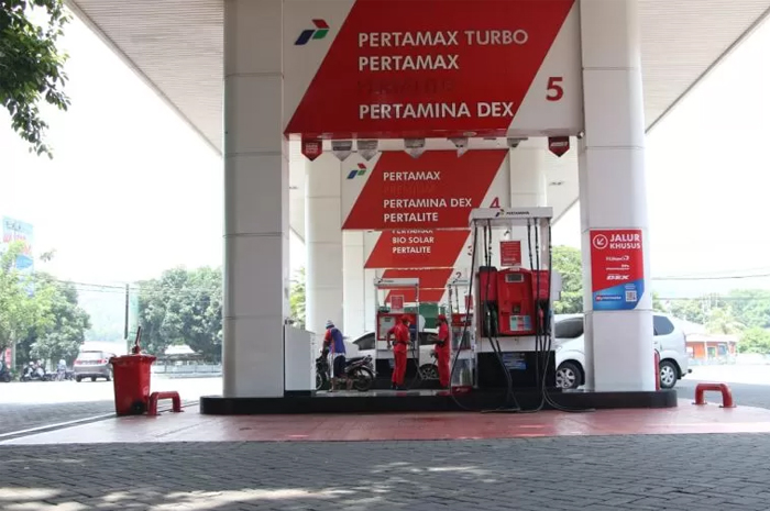Harga BBM jenis Pertamax mengalami penurunan mulai 1 Oktober.
