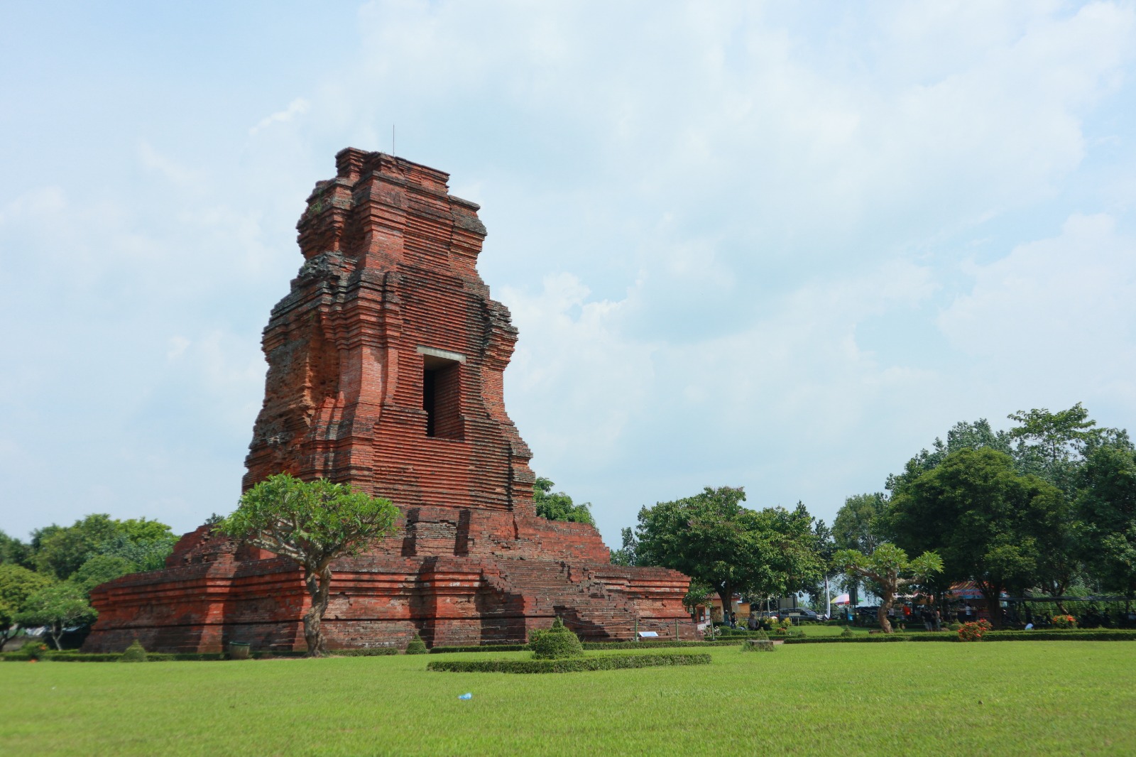 IKONIK: Candi Brahu merupakan peninggalan Majapahit sebagai salah satu destinasi wisata di Desa Bejijong.