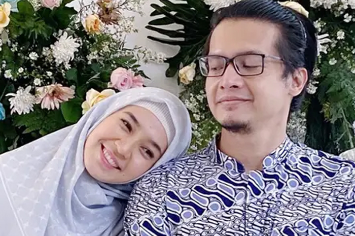 Dimas Seto dan  istrinya Dhini Aminarti.