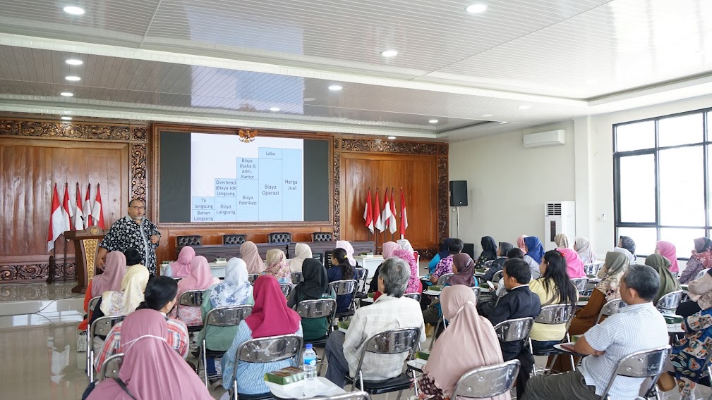 BERMANFAAT: PT Nusantara Medika Utama ikut andil dalam gelaran pelatihan para pelaku usaha di Pusat Layanan Usaha Terpadu Kota Mojokerto, Kamis (10/10).