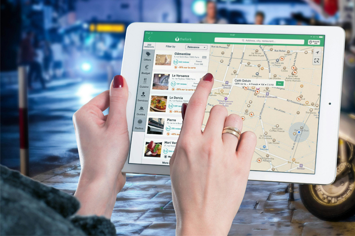 Perempuan dianggap sulit membaca peta digital. Benarkah demikian? Pexels