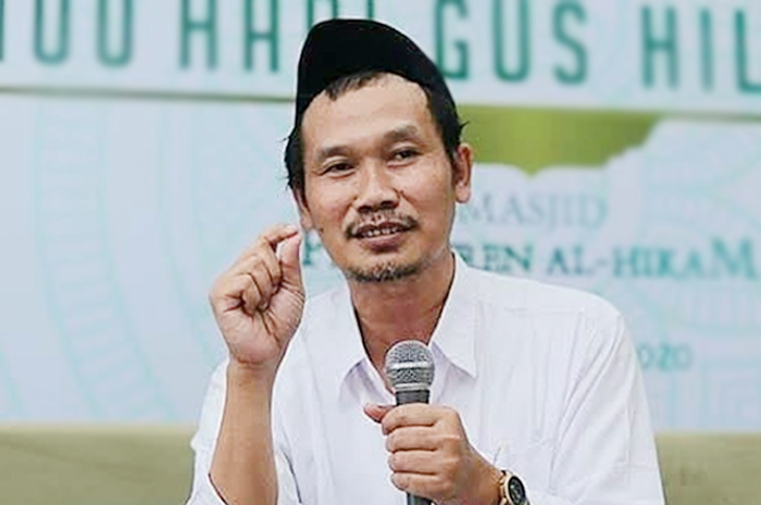 Gus Baha, ulama kondang ini selalu memberikan siraman rohani yang menyejukkan.