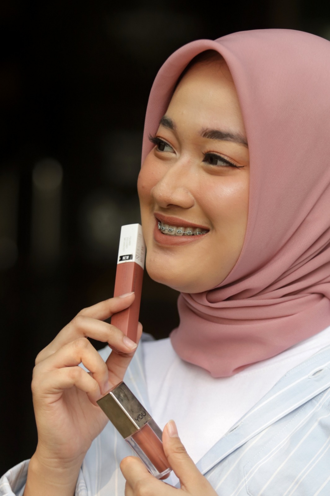 CANTIK DAN SEHAT: Pemakaian skincare dan make-up yang tepat bisa membuat kulit tetap glowing meski di tengah cuaca terik.