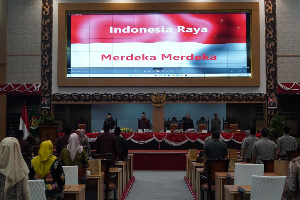 DIGEBER: DPRD Kabupaten Mojokerto gelar rapat paripurna penyampaian pandangan umum fraksi atas Raperda APBD TA 2025, Sabtu (19/10).