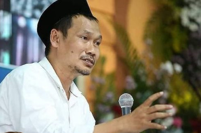 Gus Baha menjelaskan tentang Islam Nusantara.