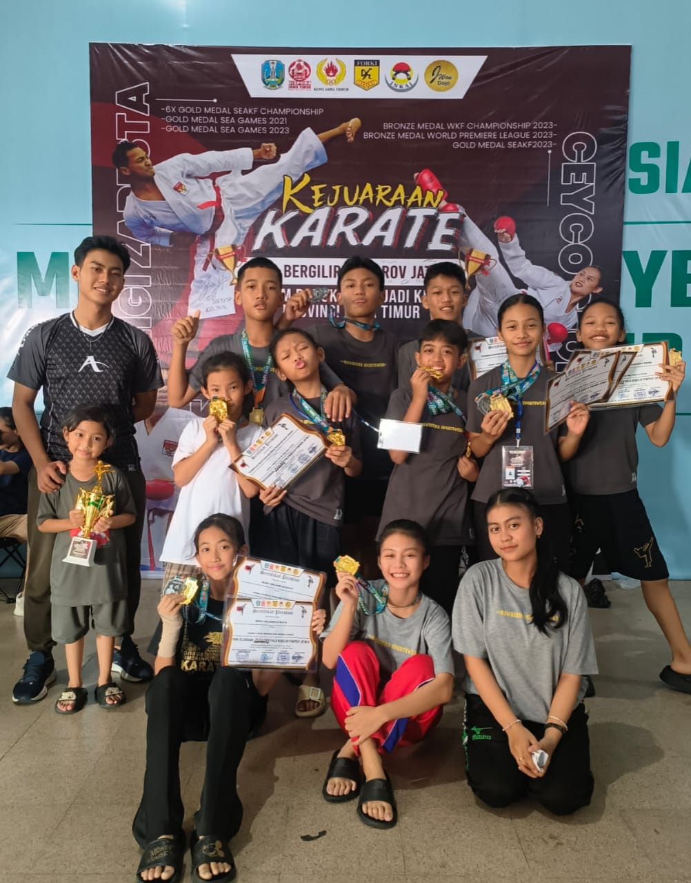 BERGENGSI: Karateka Dojo BMKC berlatih keras setiap hari untuk meraih prestasi membanggakan.