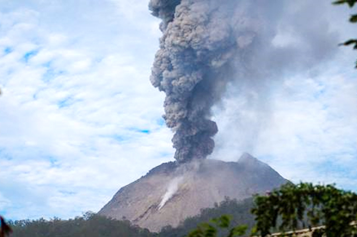 Waspada! Potensi Banjir Lahar Hujan Akibat Erupsi Gunung Lewotobi Laki-laki dengan Letusan Capai 10.000 Meter di Atas Puncak