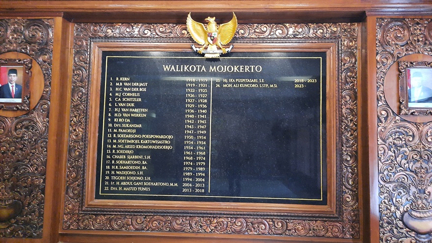 DARI MASA KE MASA: Deretan foto Wali Kota Mojokerto dari masa kolonial, pendudukan Jepang, hingga kemerdekaan RI yang dipajang di Balai Kota Mojokerto.