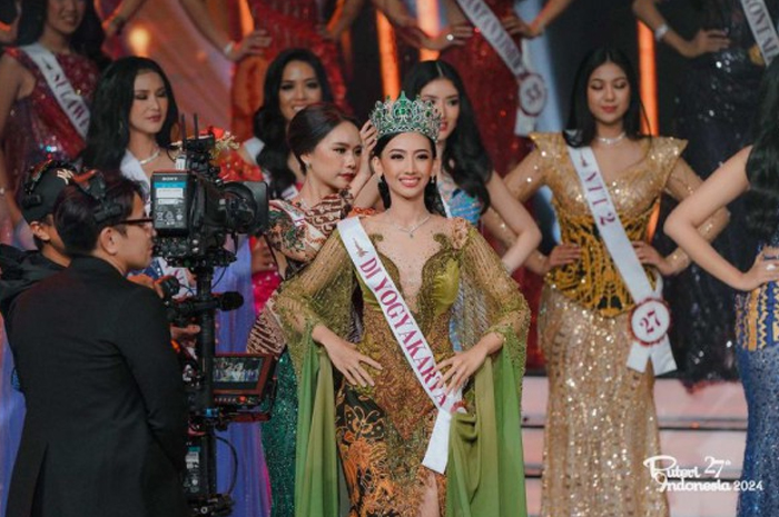Pesona dan Keanggunan Sophie Kirana saat Gunakan Kebaya di Ajang Miss Indonesia 2024.